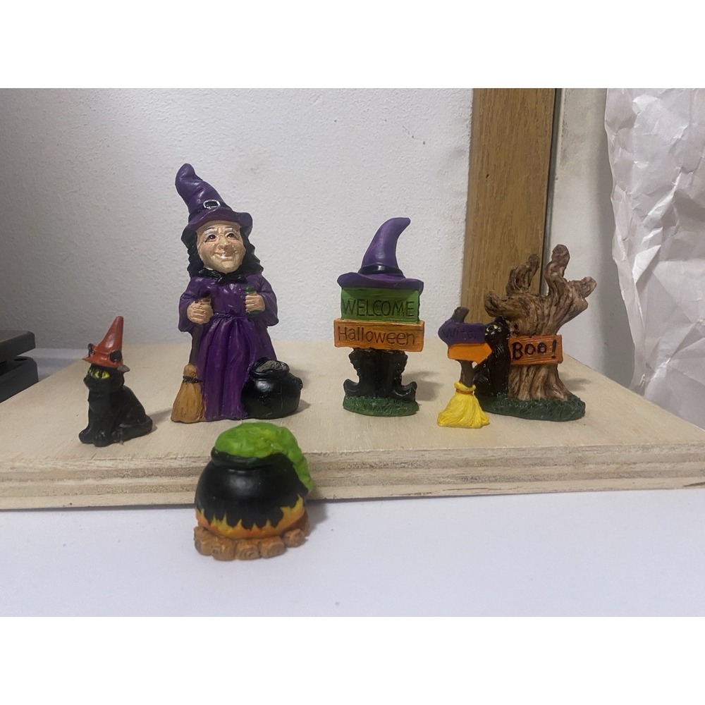 Halloween Minatute Figured Witch, Cat, Cauldron